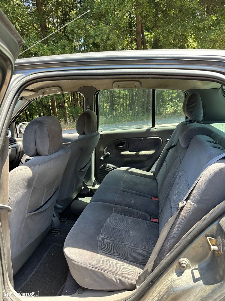 Renault Clio 1.9 DTi RXE - 6