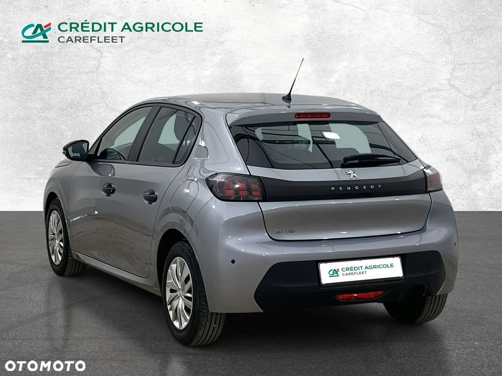 Peugeot 208 - 8