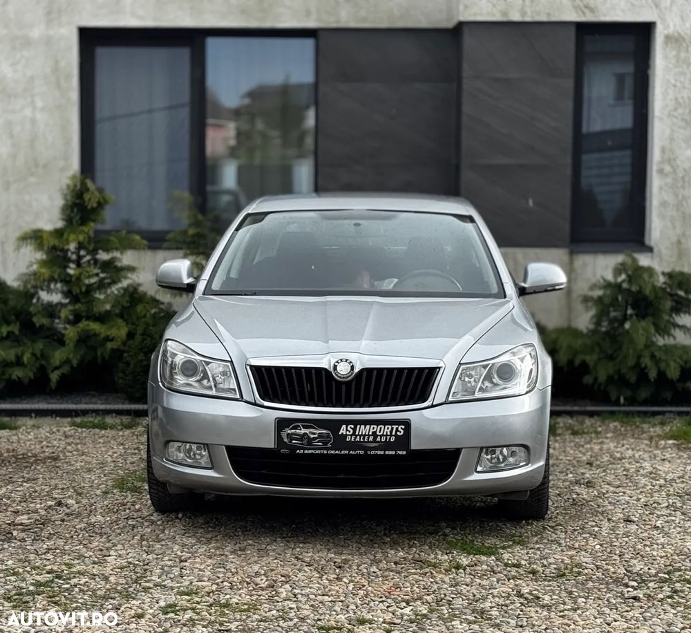 Skoda Octavia 1.6 TDI DPF Ambiente - 2