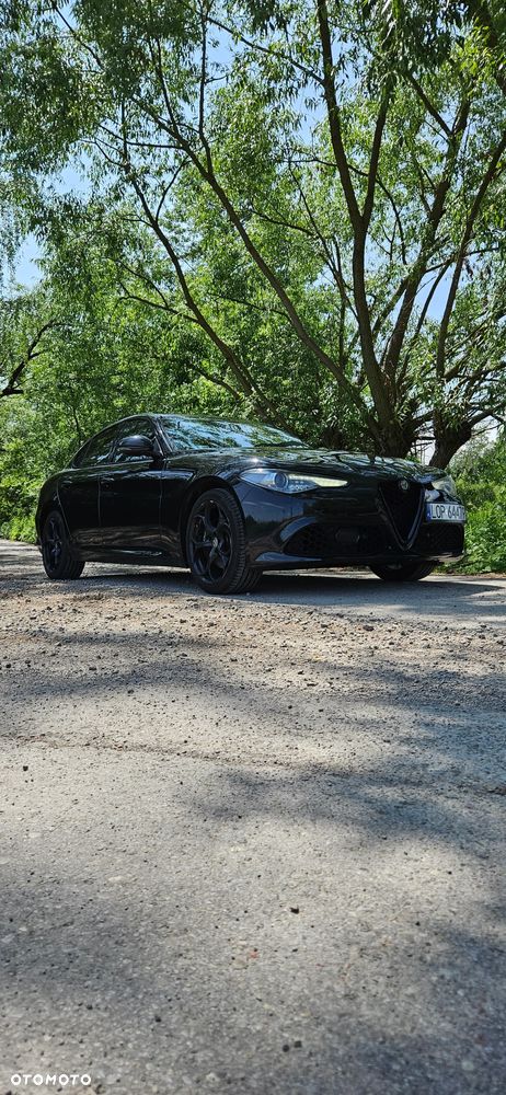 Alfa Romeo Giulia 2.0 Turbo 16V AT8-Q4 Ti - 8