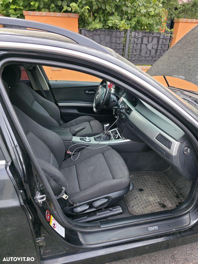 BMW Seria 3 318d - 11