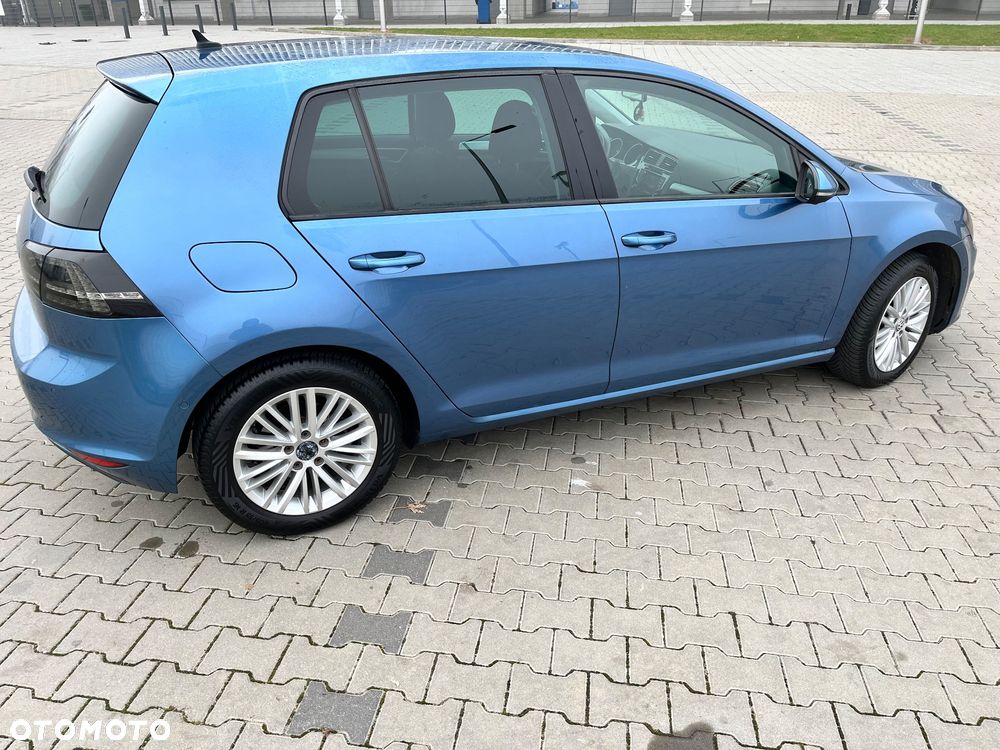 Volkswagen Golf - 1