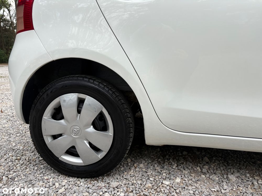 Toyota Yaris 1.0 Luna A/C - 12