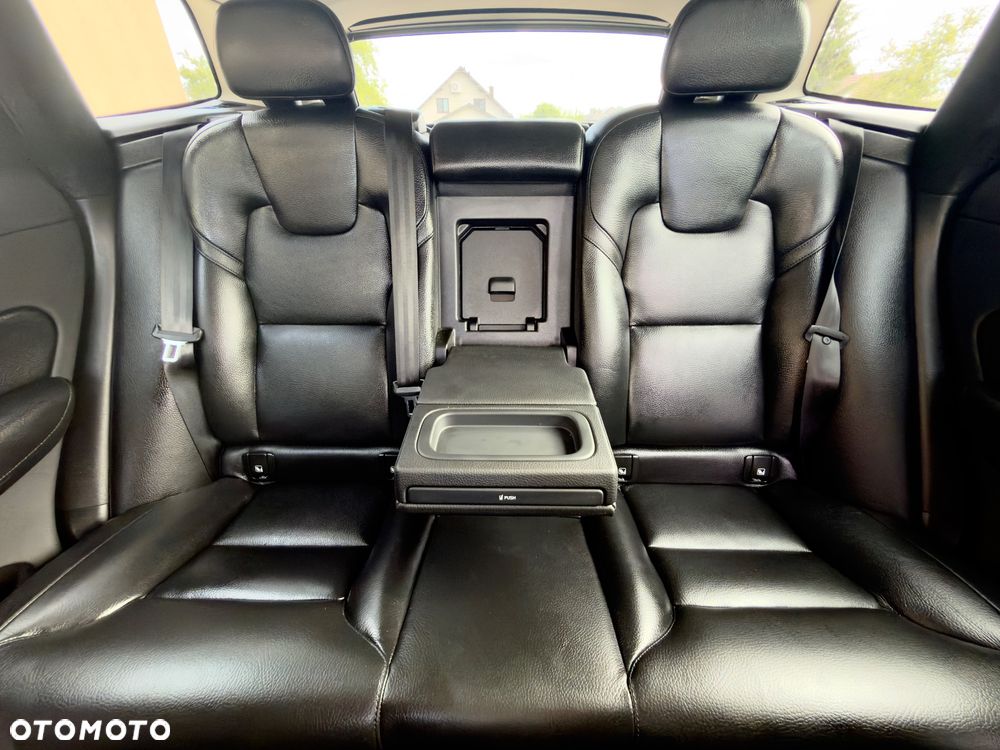 Volvo XC 60 B4 B Geartronic Momentum Pro - 28
