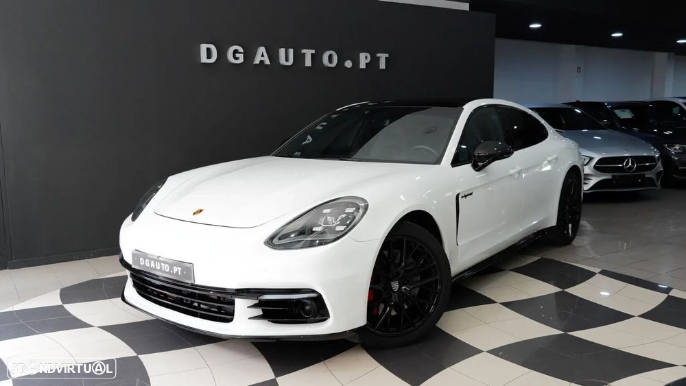 Porsche Panamera 4 E-Hybrid Platinum Edition