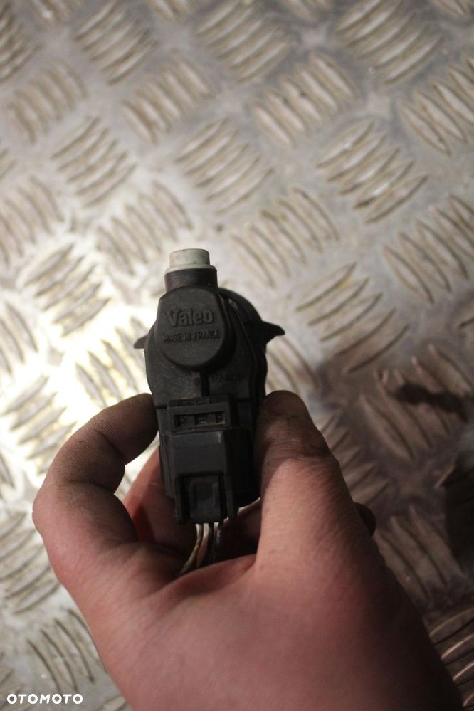 SILNICZEK REGULACJI LAMPY CITROEN C5 III X7 89056887 - 3