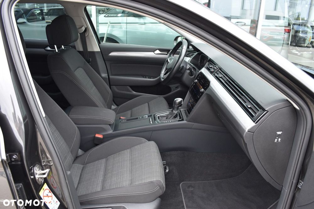 Volkswagen Passat - 35