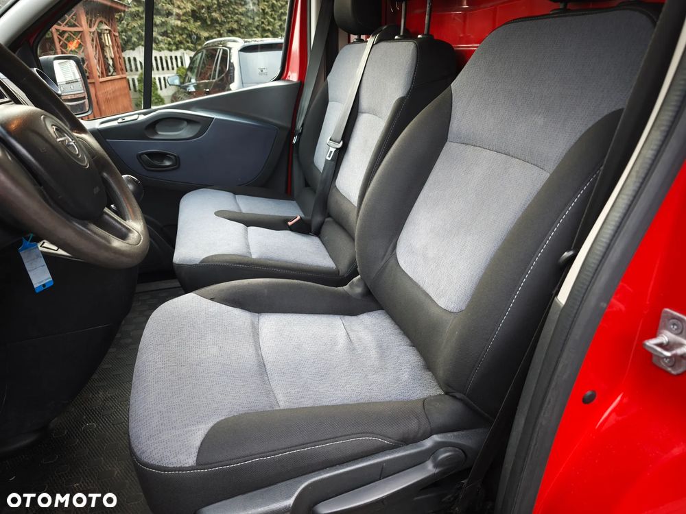 Opel Vivaro - 10