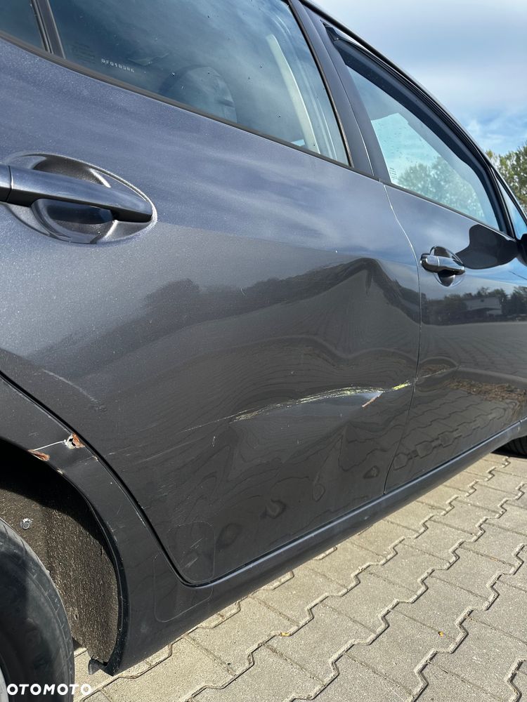 Toyota Auris 2.0 D-4D Sol - 19