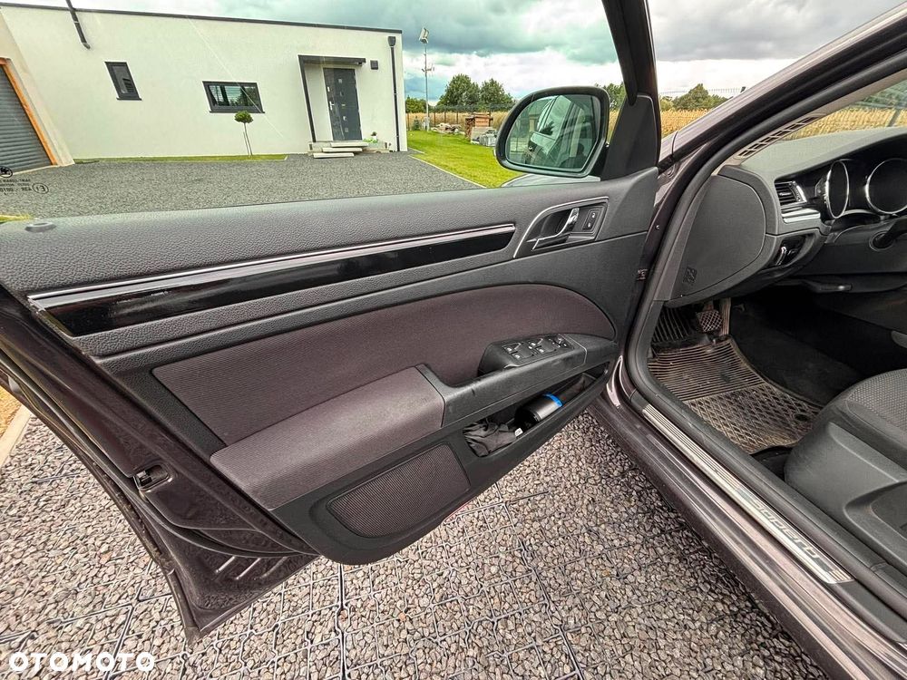 Skoda Superb 2.0 TDI DSG Ambition - 24