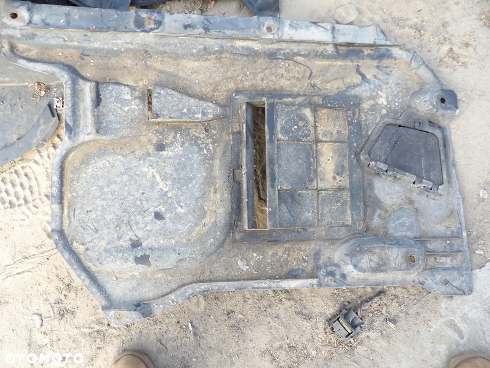 BMW - E84 - ŚRODKOWA OSŁONA PODWOZIA - 7164156 - 1