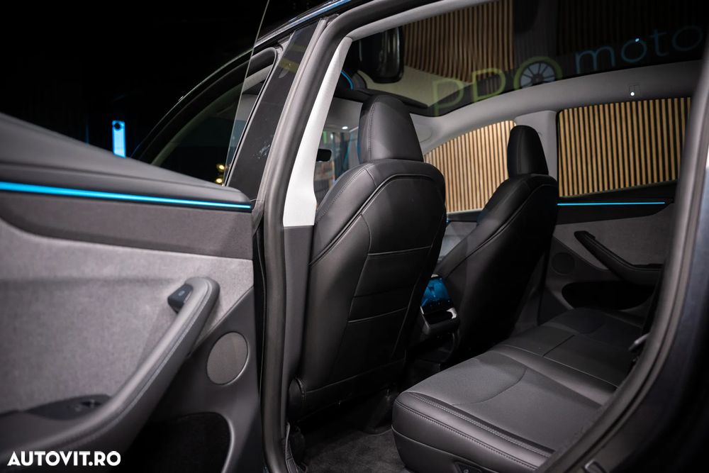 Tesla Model Y Long Range RWD - 27