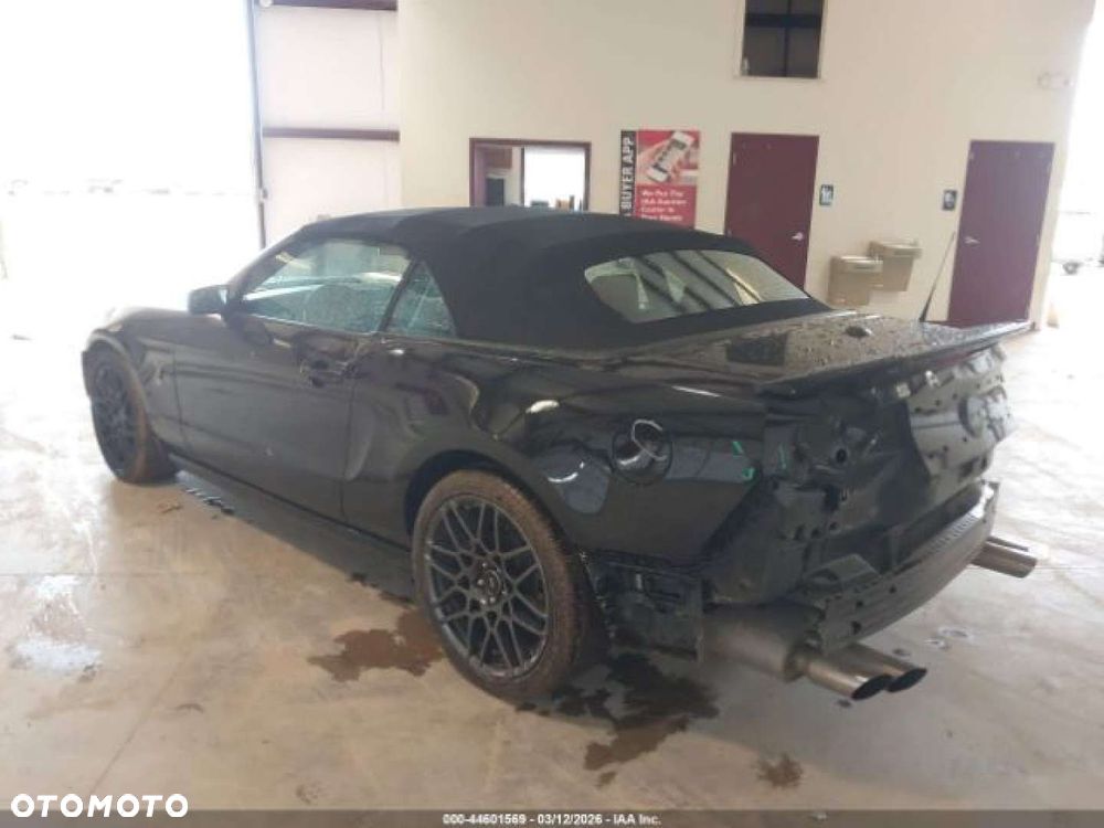 Ford Mustang - 4