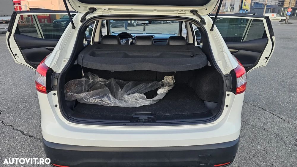 Nissan Qashqai 1.6 DCI Xtronic TEKNA+ - 11