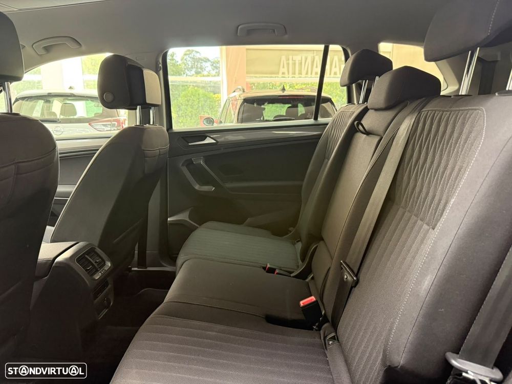 VW Tiguan Allspace 2.0 TDI Highline DSG - 37