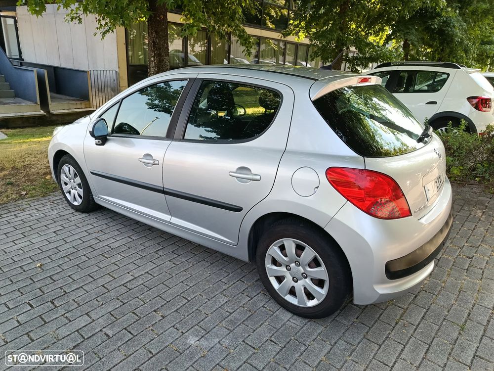 Peugeot 207 1.4 HDi Premium - 1