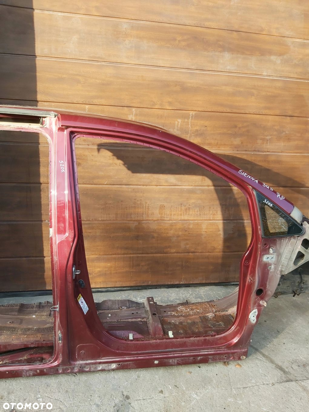 TOYOTA SIENNA ćwiartka słupek próg prawy 11-20 - 2