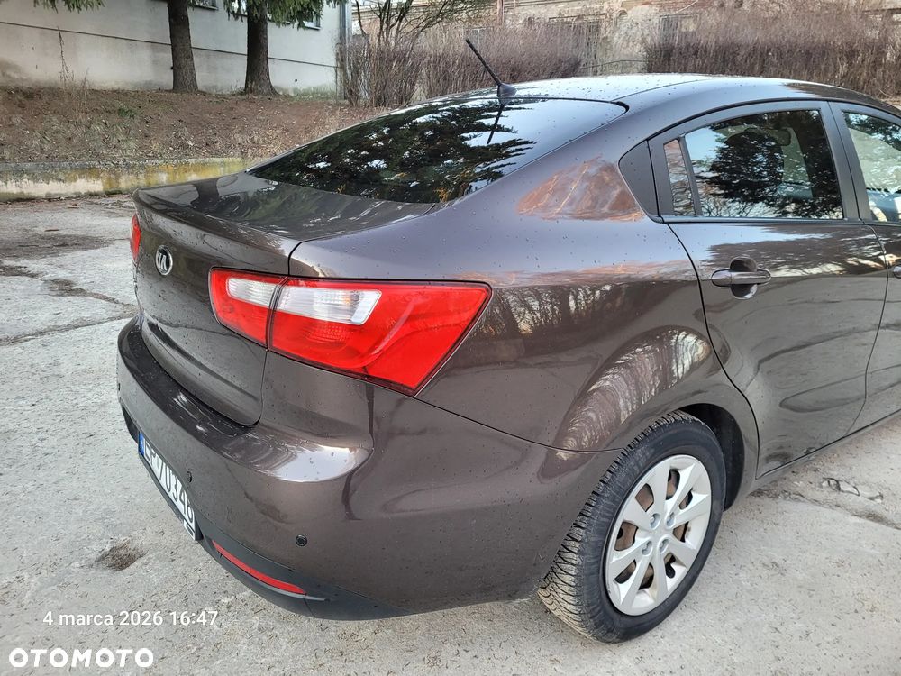 Kia Rio 1.2 M - 10