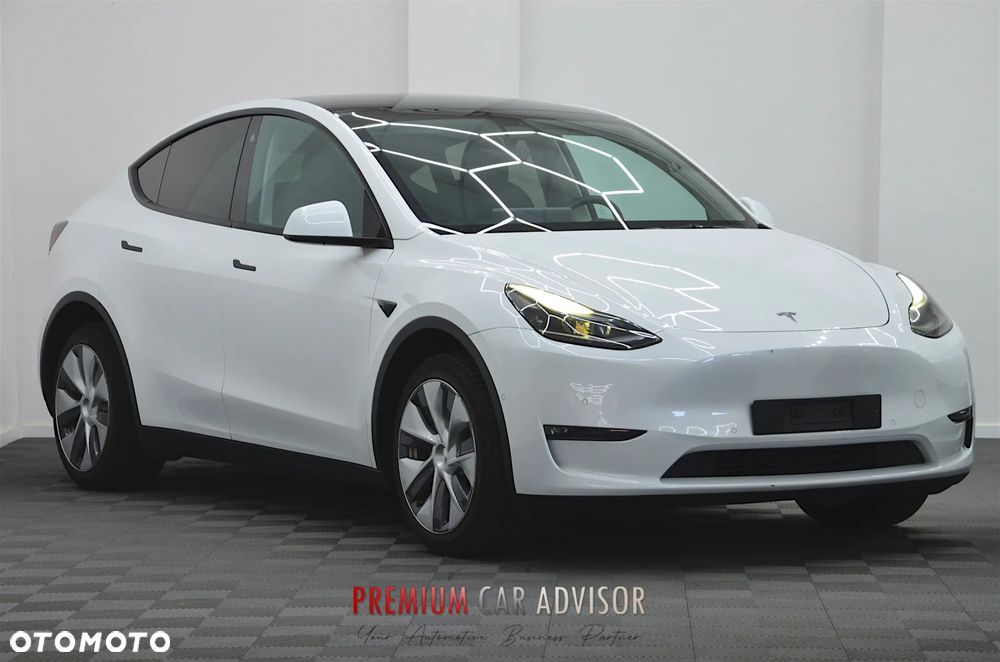 Tesla Model Y Long Range AWD - 3