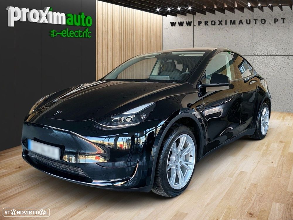Tesla Model Y Standard RWD - 1