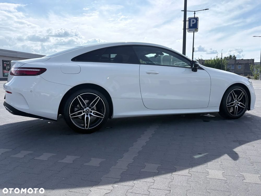 Mercedes-Benz Klasa E 300 9G-TRONIC - 10