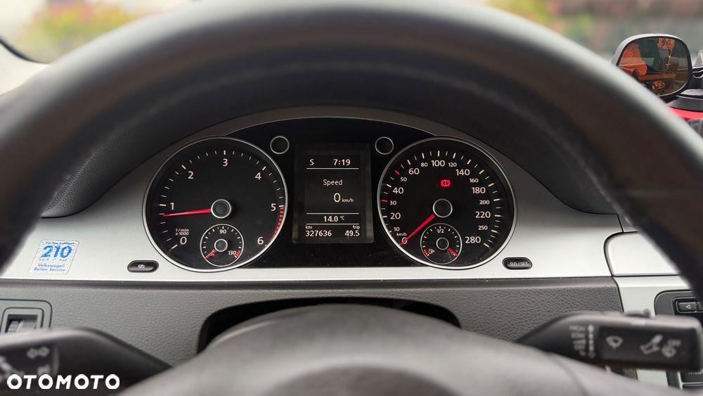 Volkswagen Passat 2.0 TDI Comfortline - 8