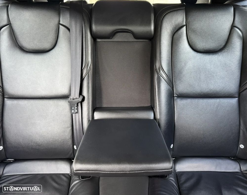 Volvo V40 Cross Country D2 Momentum - 39