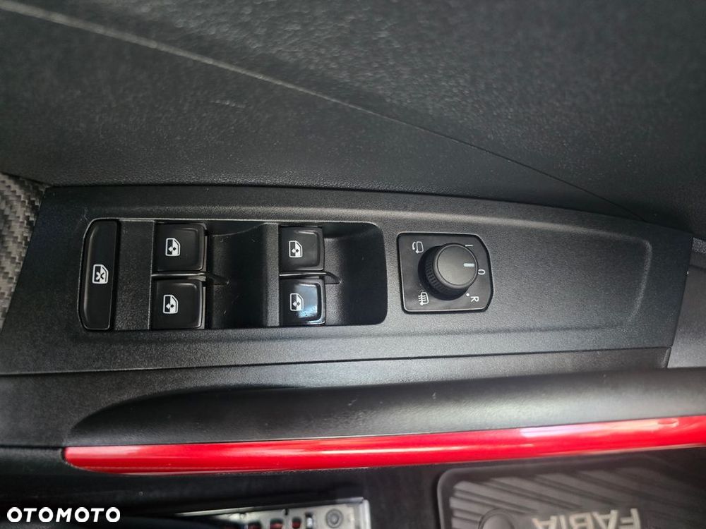 Skoda Fabia 1.5 TSI Monte Carlo DSG - 29