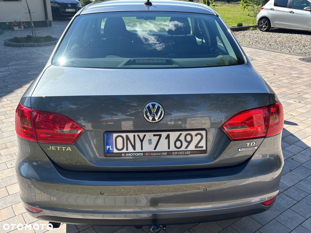 Volkswagen Jetta 1.6 TDI DPF Highline - 11