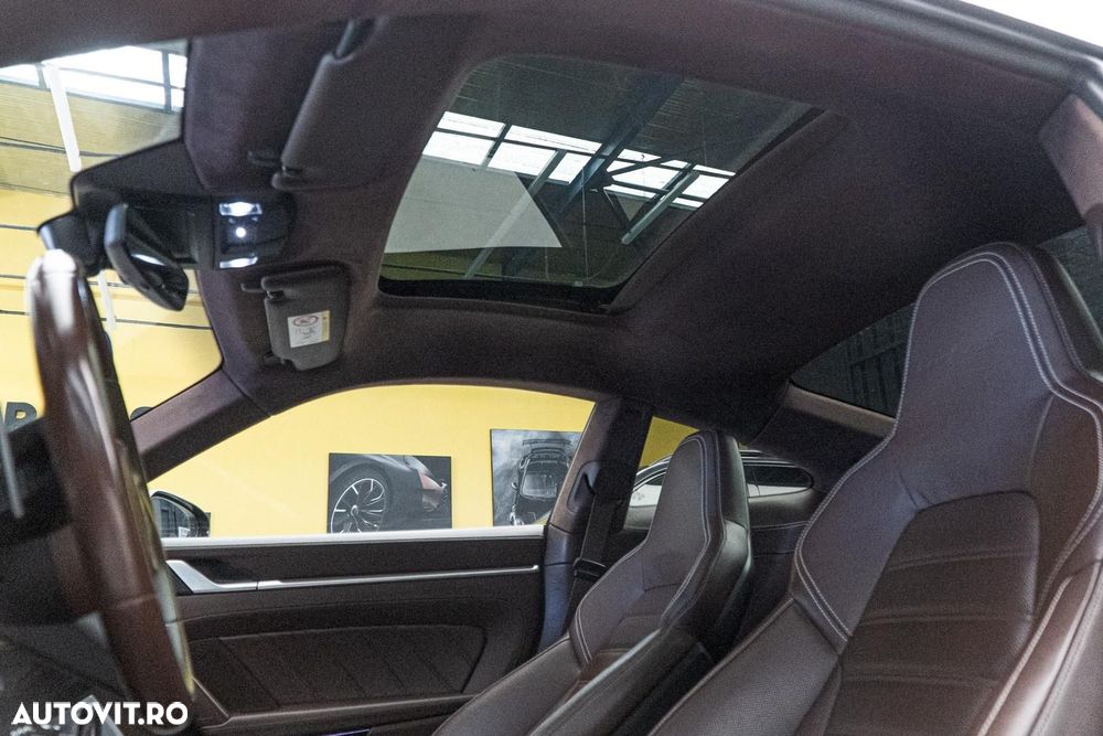Porsche 911-TURBO-S - 7
