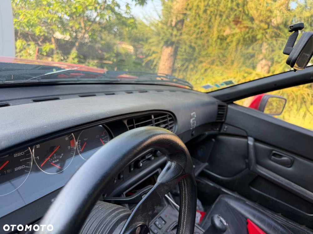 Porsche 944 - 28