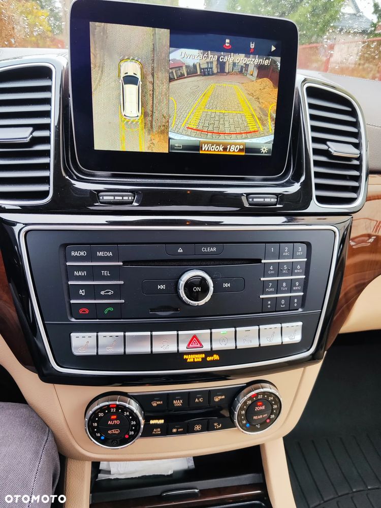 Mercedes-Benz GLS - 21