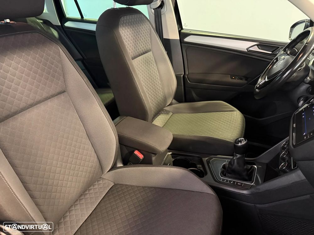 VW Tiguan 1.6 TDI Confortline - 12