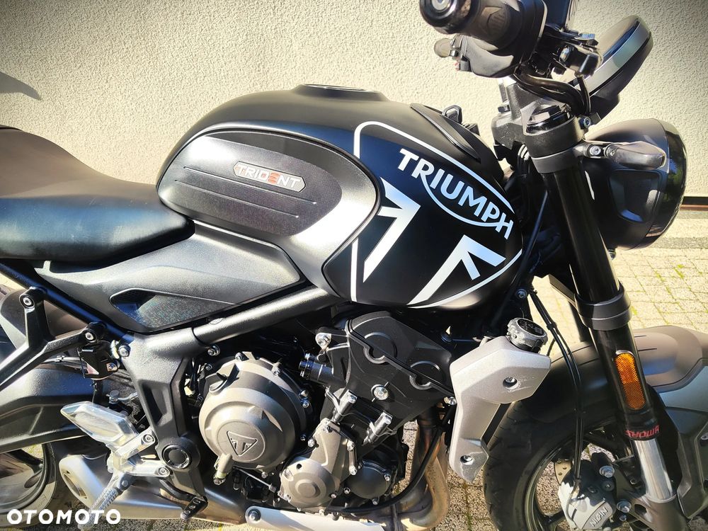 Triumph Trident - 1