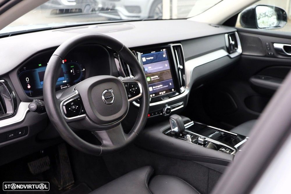 Volvo V60 2.0 T6 AWD TE Plus Dark - 15