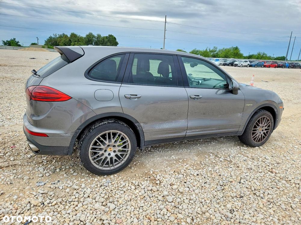 Porsche Cayenne - 6