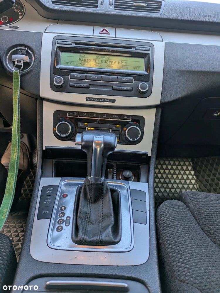 Volkswagen Passat 2.0 TDI Comfortline DSG - 11