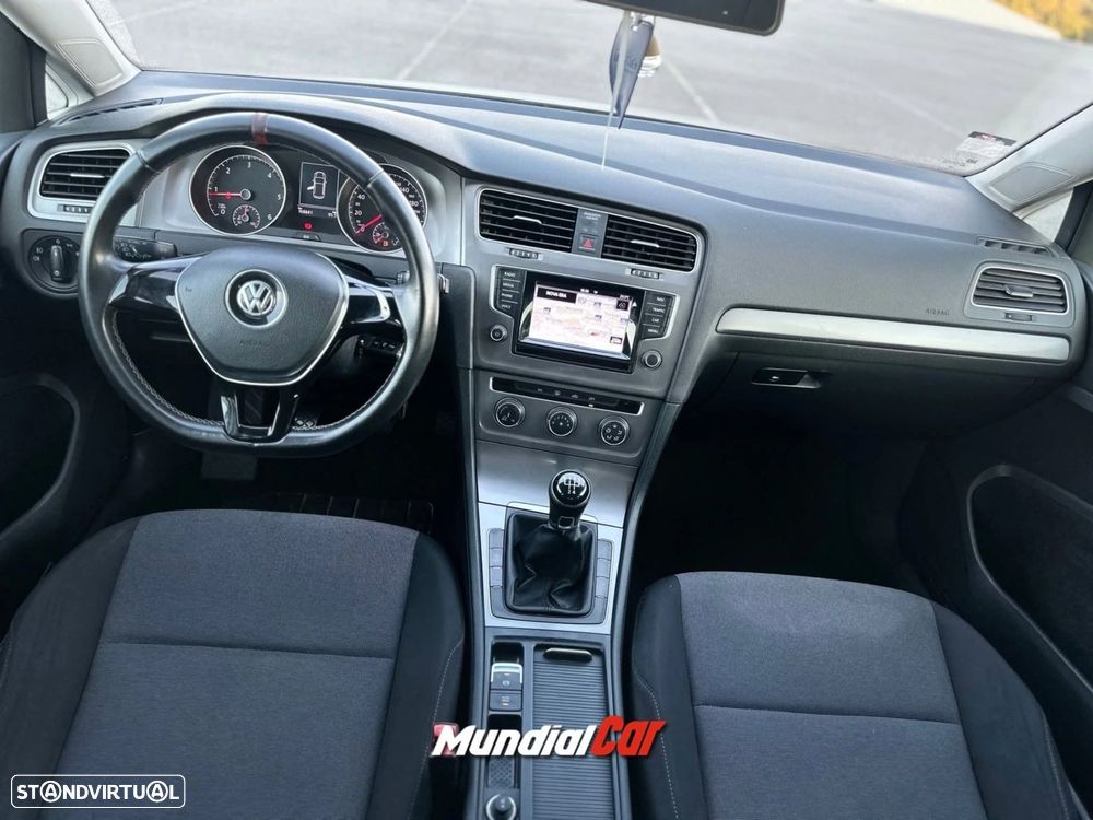 VW Golf 1.6 TDi Highline - 16