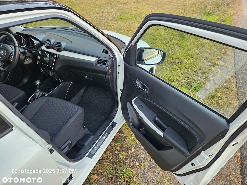 Suzuki Swift 1.2 Dualjet SHVS Premium Plus CVT - 8