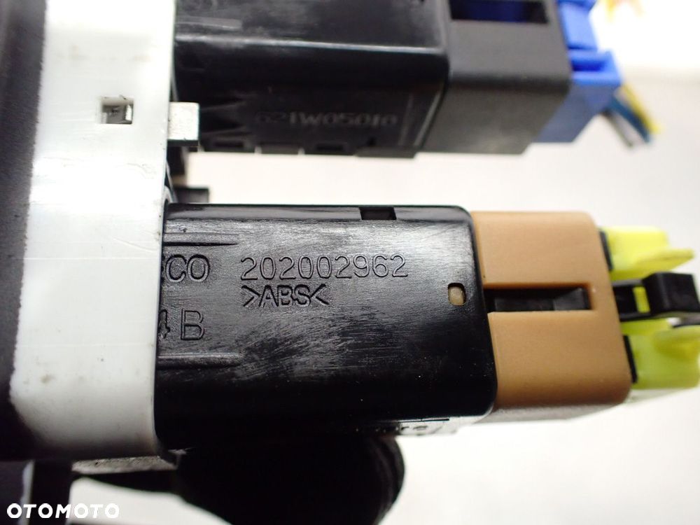 PANEL PRZEŁĄCZNIKÓW KIA CARENS III - 5