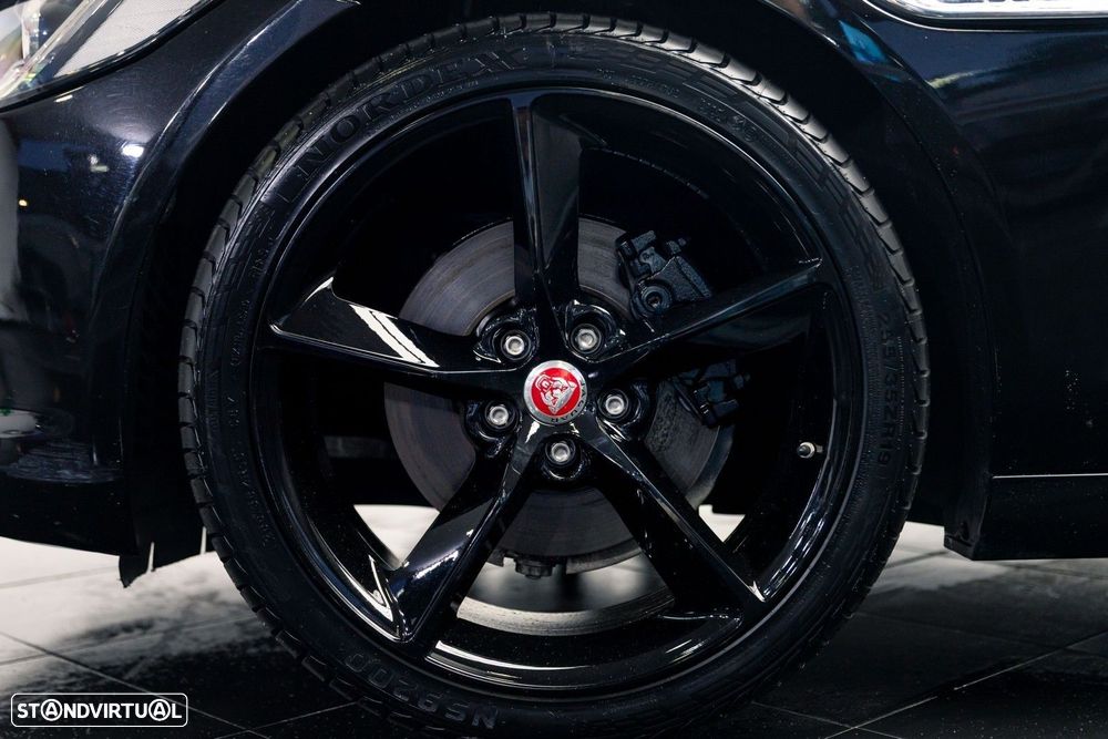 Jaguar XE 2.0 D Prestige Aut. - 9