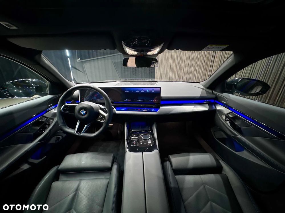 BMW Seria 5 520d xDrive mHEV M Sport - 18