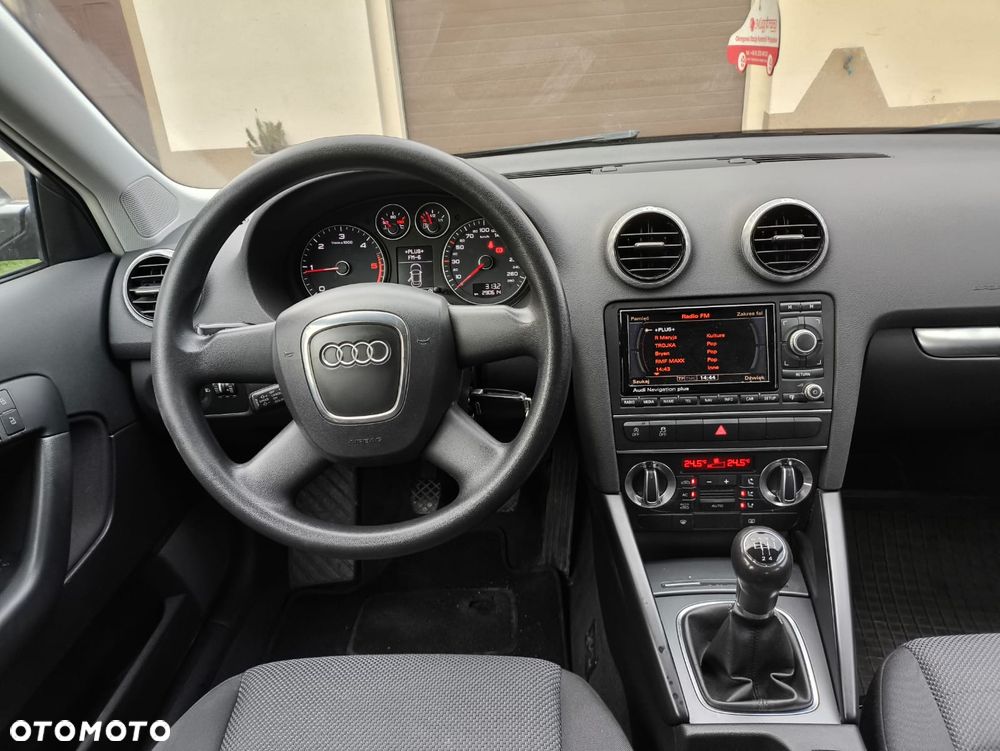 Audi A3 Sportback 1.6 TDI DPF Ambition - 9