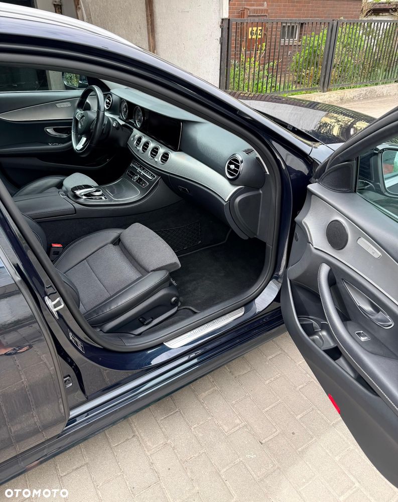 Mercedes-Benz Klasa E 200 9G-TRONIC - 22