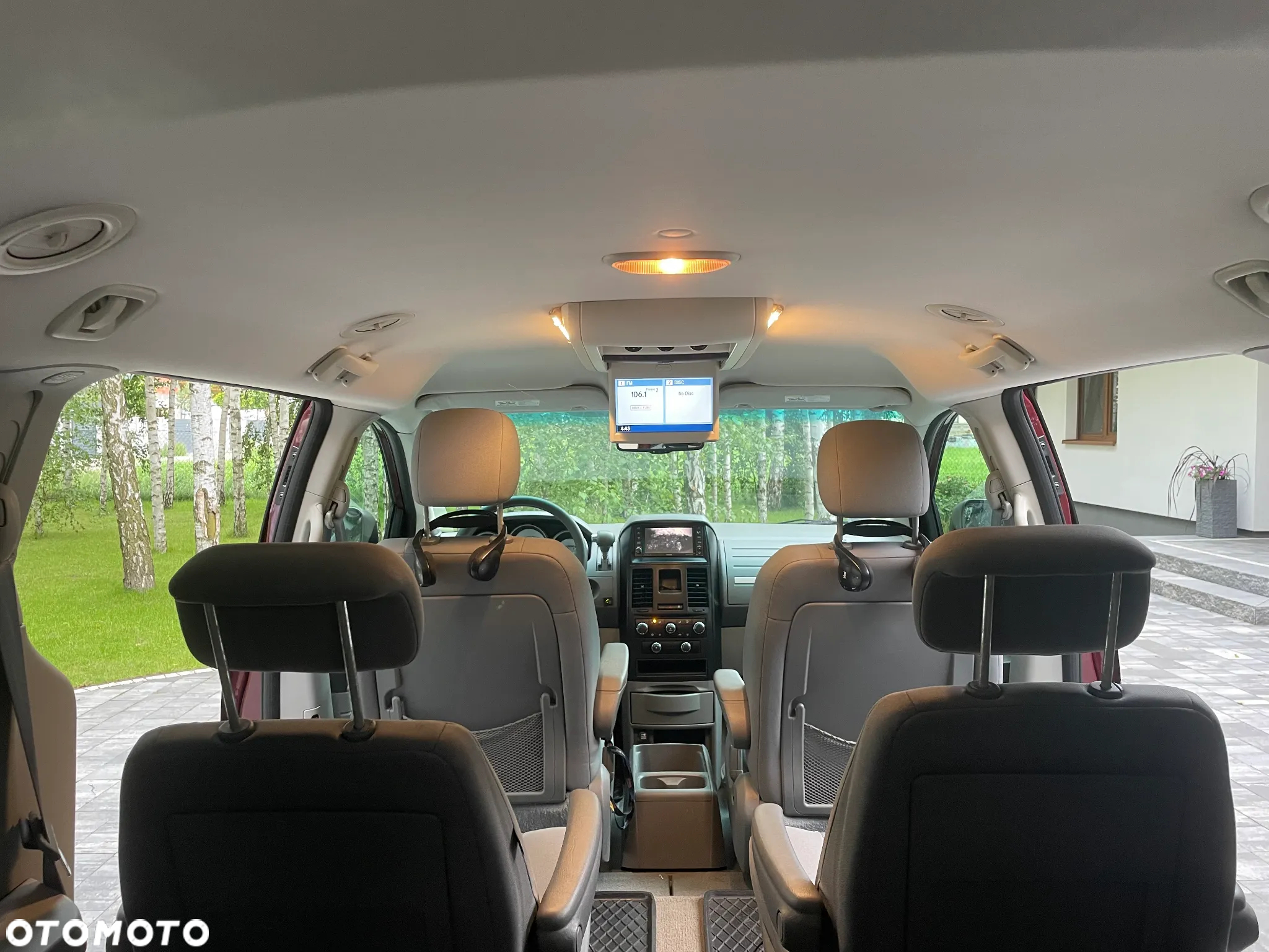 Dodge Caravan - 5