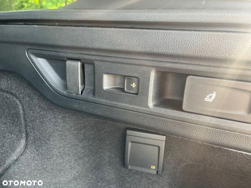 Volkswagen Passat 2.0 TDI SCR DSG Business - 40