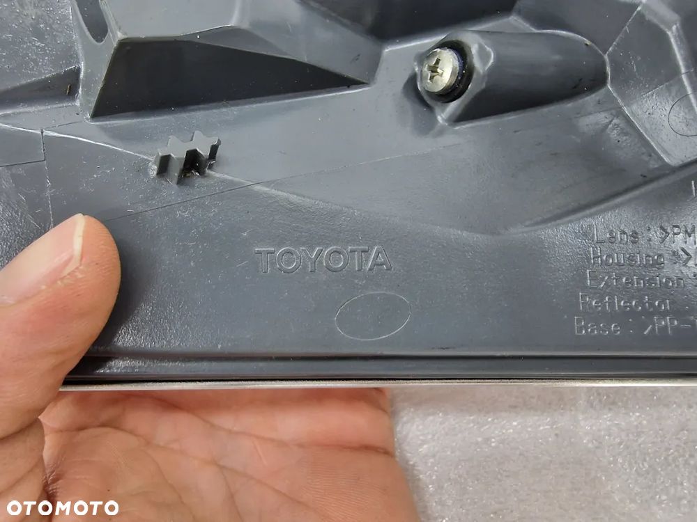 LEXUS RX 09- PRAWA LAMPA TYLNA TYLNIA TYŁ , NR : KOITO 4892 , NR AUKCJI LMT51 - 12