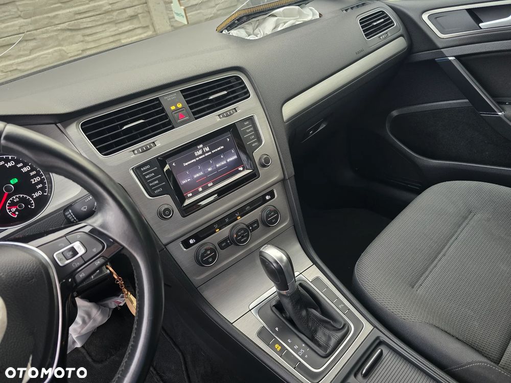 Volkswagen Golf 1.6 TDI BlueMotion Technology DSG Comfortline - 16
