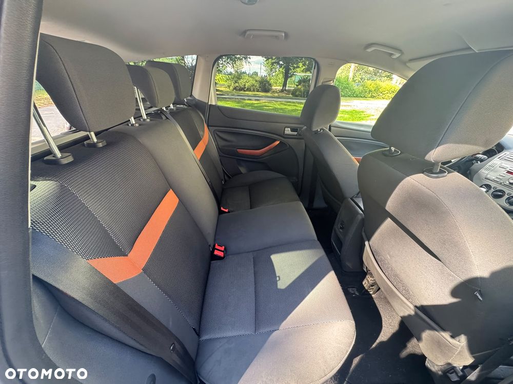 Ford Kuga 2.0 TDCi Titanium FWD - 11
