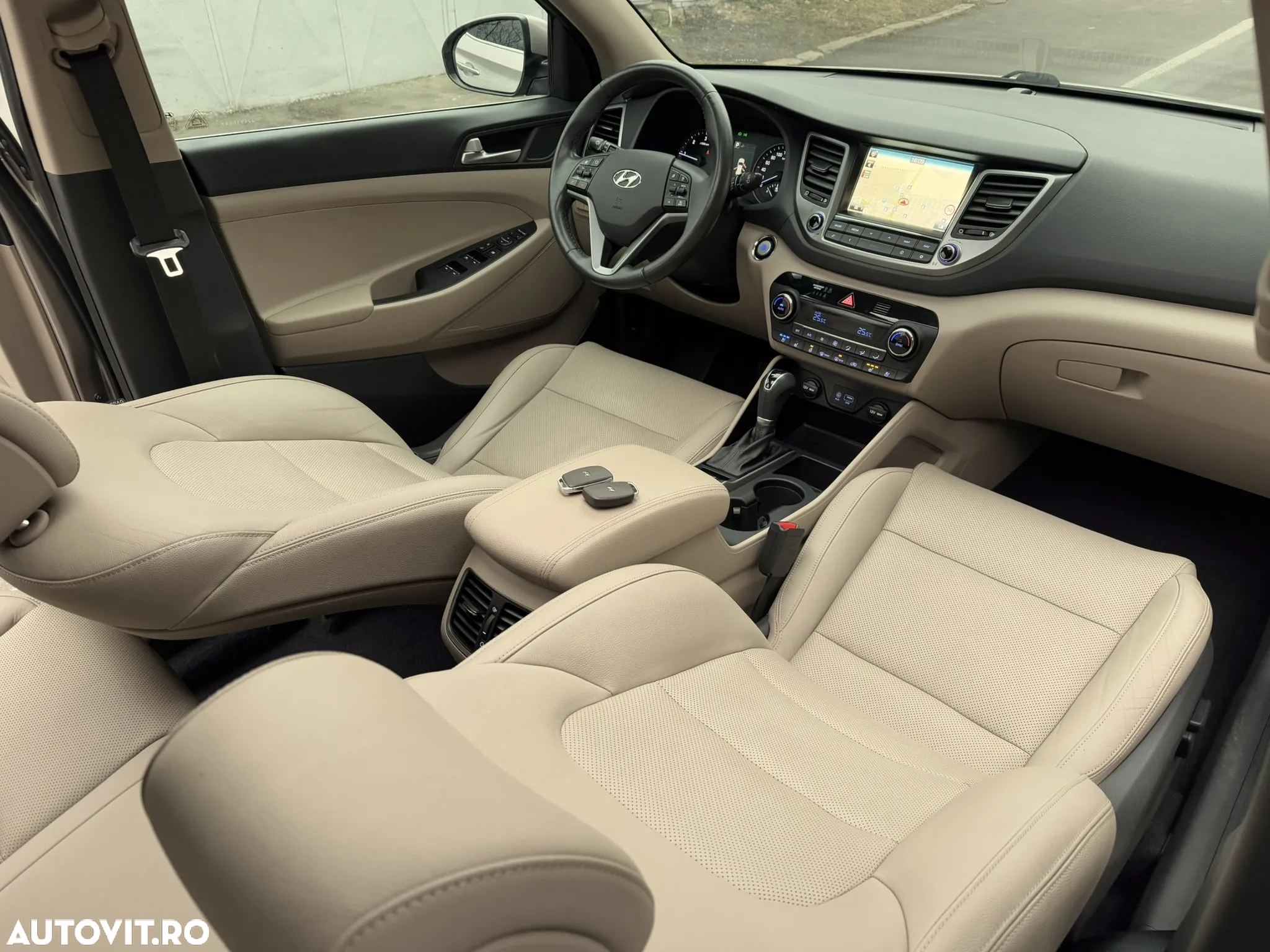 Hyundai Tucson blue 1.7 CRDi 2WD DCT Premium - 25